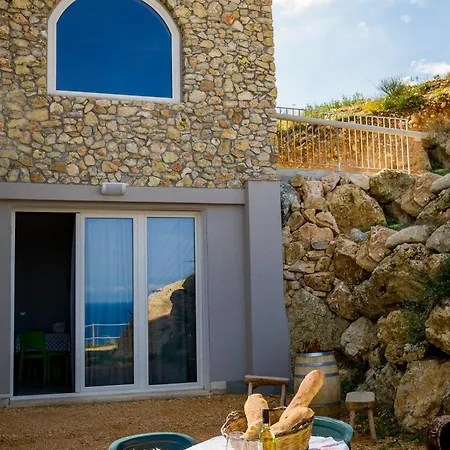 Rosaria 2 Km From The Riserva Natural Of The Zingaro * סקופלו