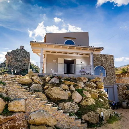 Rosaria 2 Km From The Riserva Natural Of The Zingaro